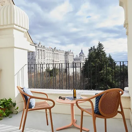 The Social Hub Madrid Hotel Exterior photo